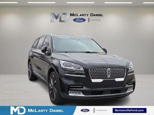 Black Metallic 2020 Lincoln Aviator Reserve AWD