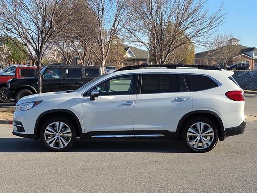 Crystal White Pearl 2021 Subaru Ascent Touring 7-Passenger