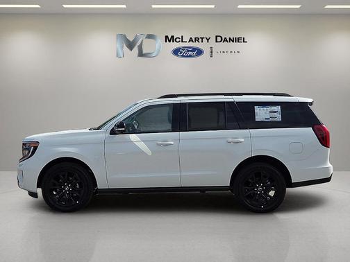 White Metallic 2027 Ford Expedition Platinum