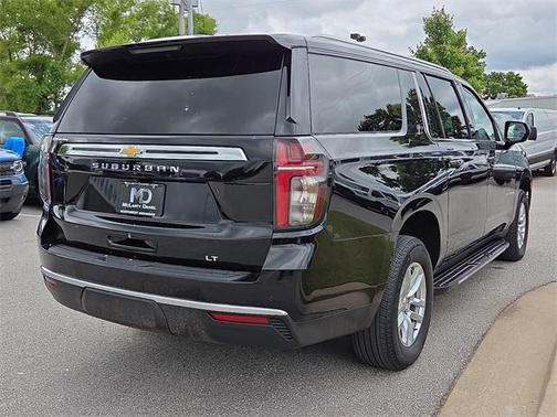 2024 Chevrolet Suburban LT