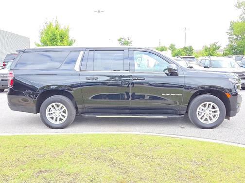 2024 Chevrolet Suburban LT