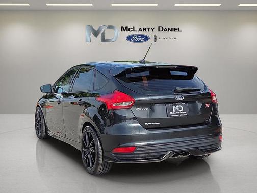 Tuxedo Black 2015 Ford Focus ST Base