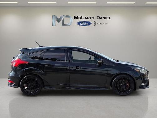 Tuxedo Black 2015 Ford Focus ST Base