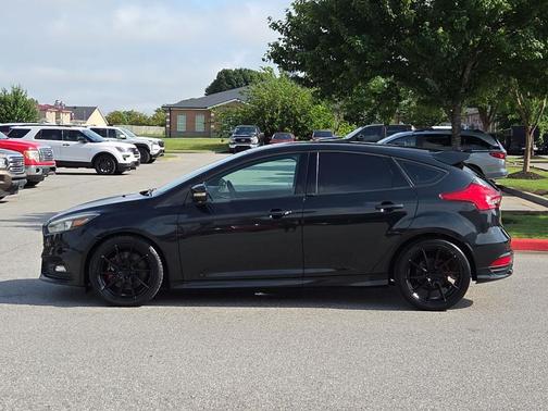 Tuxedo Black 2015 Ford Focus ST Base