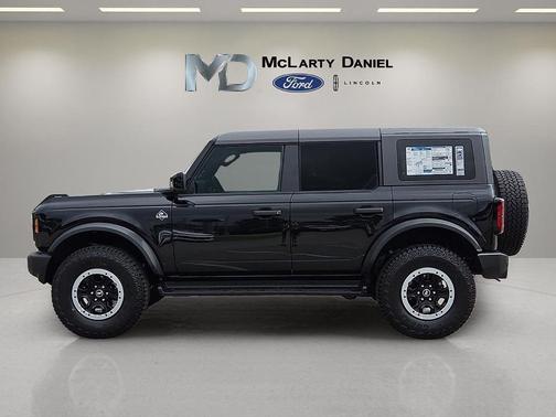 Shadow Black 2026 Ford Bronco Outer Banks