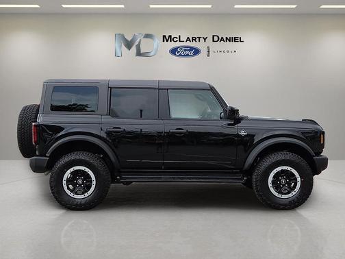 Shadow Black 2026 Ford Bronco Outer Banks