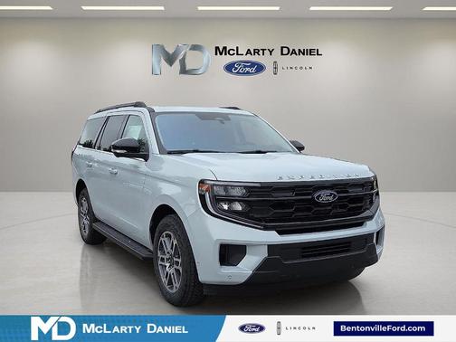 Space Silver 2025 Ford Expedition Active