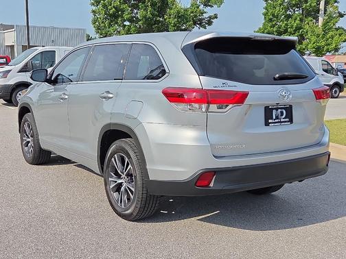 2018 Toyota Highlander LE