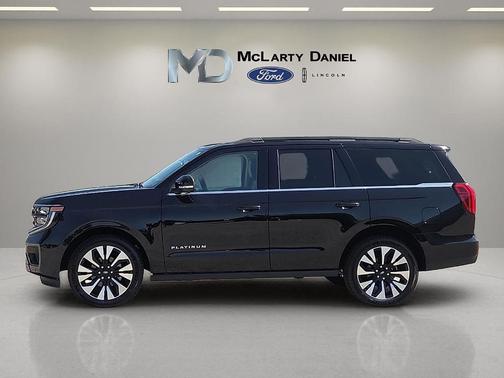 Black Metallic 2027 Ford Expedition Platinum