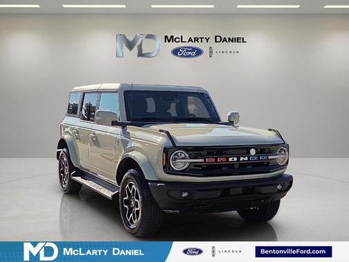 Desert Sand 2025 Ford Bronco Outer Banks