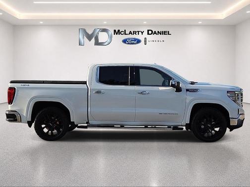 Summit White 2024 GMC Sierra 1500 SLT