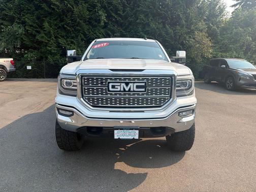 White Frost Tricoat 2017 GMC Sierra 1500 SLT