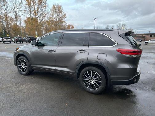 2018 Toyota Highlander SE