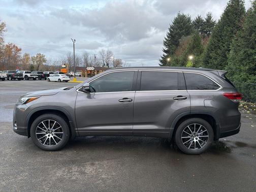 2018 Toyota Highlander SE