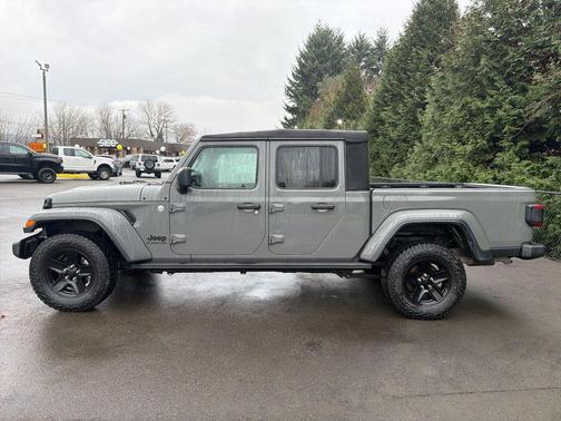 Sting-Gray Clearcoat 2021 Jeep Gladiator Sport S