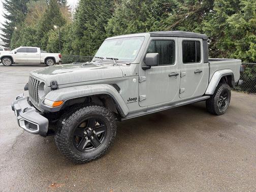 Sting-Gray Clearcoat 2021 Jeep Gladiator Sport S
