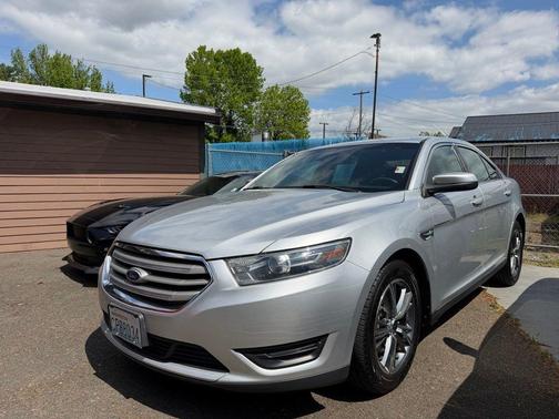 Ingot Silver Metallic 2015 Ford Taurus SEL