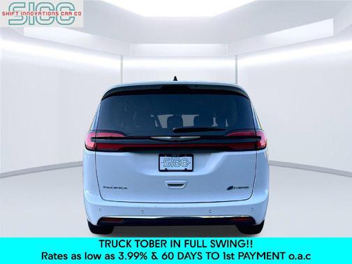 Bright White Clearcoat 2024 Chrysler Pacifica Hybrid Select