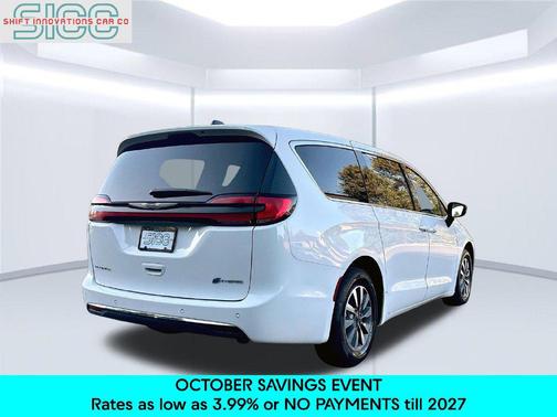 Bright White Clearcoat 2024 Chrysler Pacifica Hybrid Select