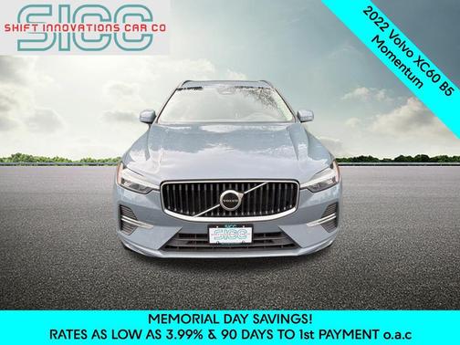 Gray 2022 Volvo XC60 B5 Momentum