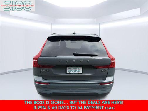 Gray 2022 Volvo XC60 B5 Momentum