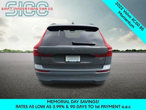 Gray 2022 Volvo XC60 B5 Momentum