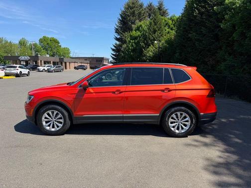 Orange Metallic 2018 Volkswagen Tiguan 2.0T SE 4MOTION