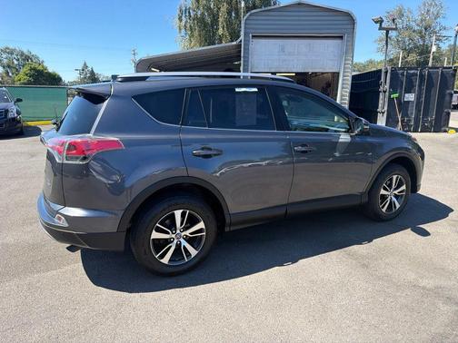 Magnetic Gray Metallic 2018 Toyota RAV4 XLE