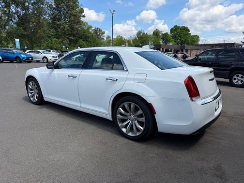 Bright White Clearcoat 2019 Chrysler 300 Limited