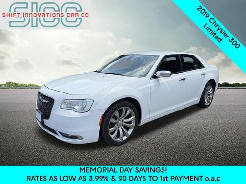 Bright White Clearcoat 2019 Chrysler 300 Limited