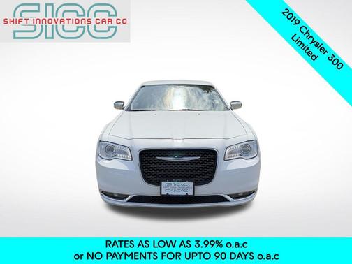 Bright White Clearcoat 2019 Chrysler 300 Limited