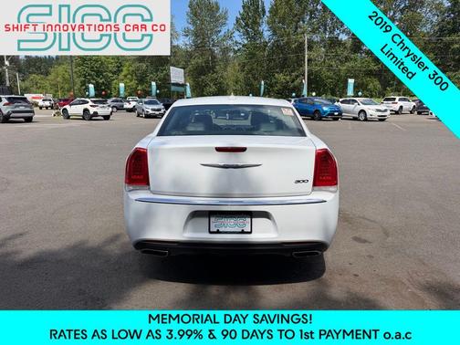 Bright White Clearcoat 2019 Chrysler 300 Limited