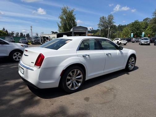 Bright White Clearcoat 2019 Chrysler 300 Limited