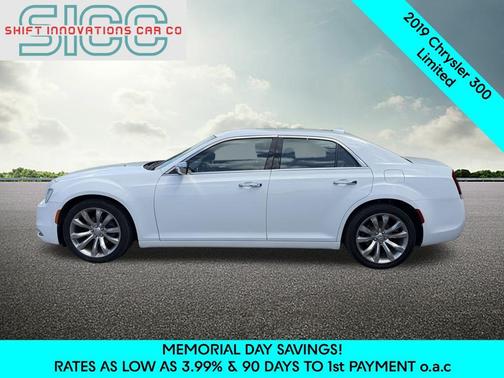 Bright White Clearcoat 2019 Chrysler 300 Limited