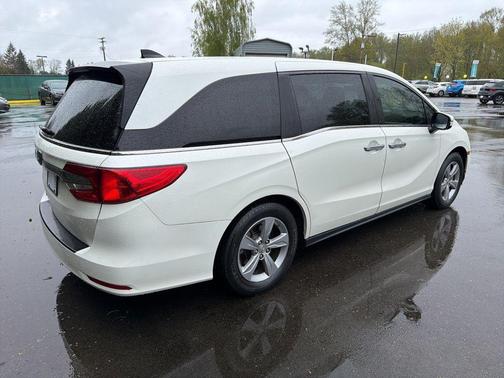 White Diamond Pearl 2018 Honda Odyssey EX-L