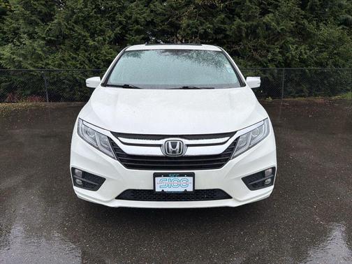 White Diamond Pearl 2018 Honda Odyssey EX-L