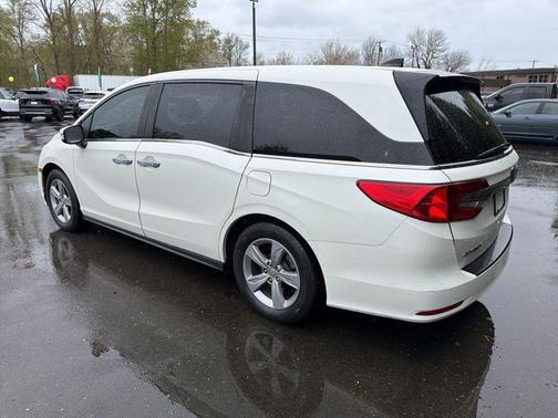 White Diamond Pearl 2018 Honda Odyssey EX-L