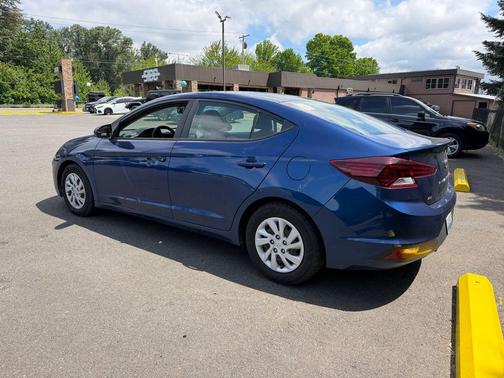 Lakeside Blue 2019 Hyundai ELANTRA SE