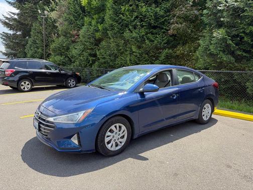 Lakeside Blue 2019 Hyundai ELANTRA SE