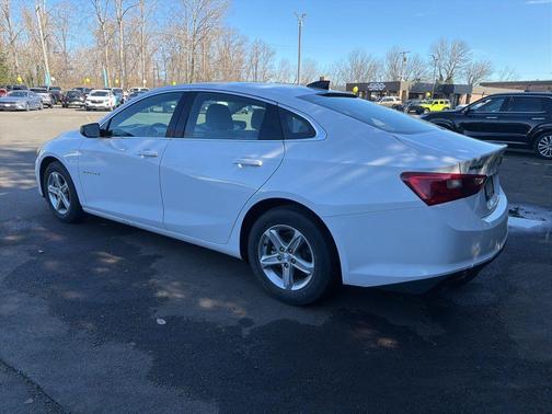 Summit White 2023 Chevrolet Malibu 1LS