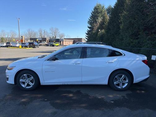 Summit White 2023 Chevrolet Malibu 1LS