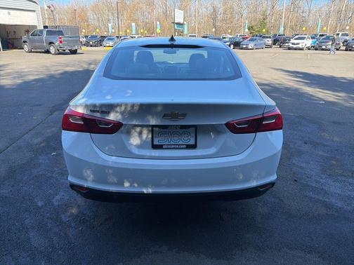 Summit White 2023 Chevrolet Malibu 1LS