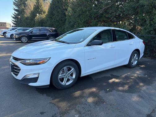 Summit White 2023 Chevrolet Malibu 1LS