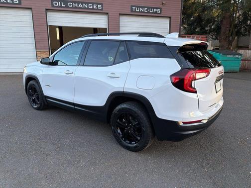 Summit White 2023 GMC Terrain AWD AT4