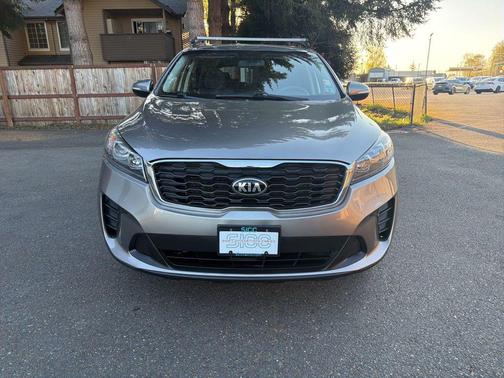 Titanium Silver 2019 Kia Sorento LX