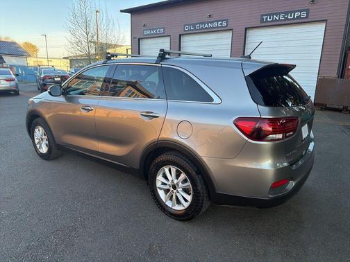 Titanium Silver 2019 Kia Sorento LX