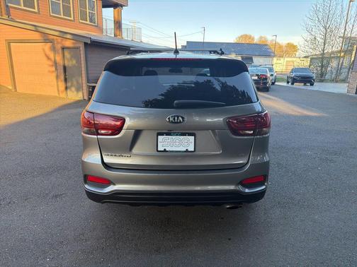 Titanium Silver 2019 Kia Sorento LX