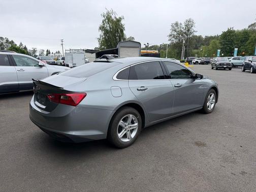 Sterling Gray Metallic 2024 Chevrolet Malibu 1LS