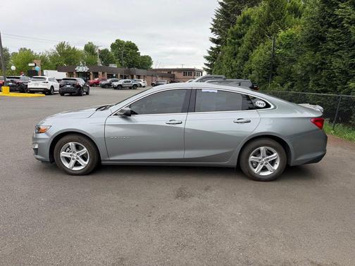 Sterling Gray Metallic 2024 Chevrolet Malibu 1LS