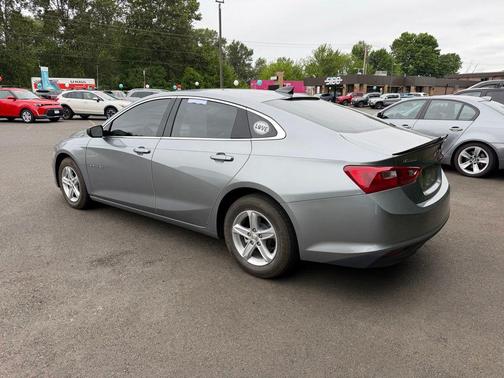 Sterling Gray Metallic 2024 Chevrolet Malibu 1LS